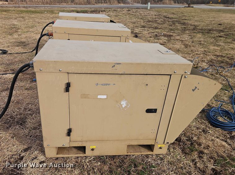 image for item EO7001 (3) generators with distribution boxes