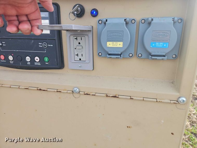 image for item EO7001 (3) generators with distribution boxes