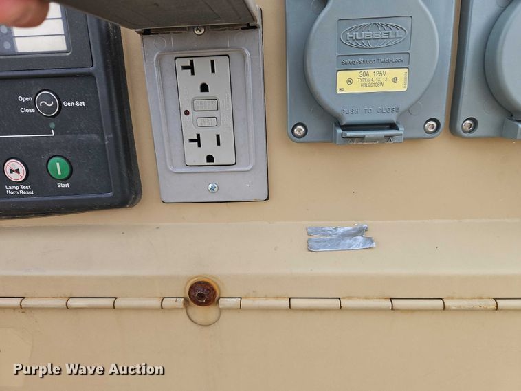 image for item EO7001 (3) generators with distribution boxes