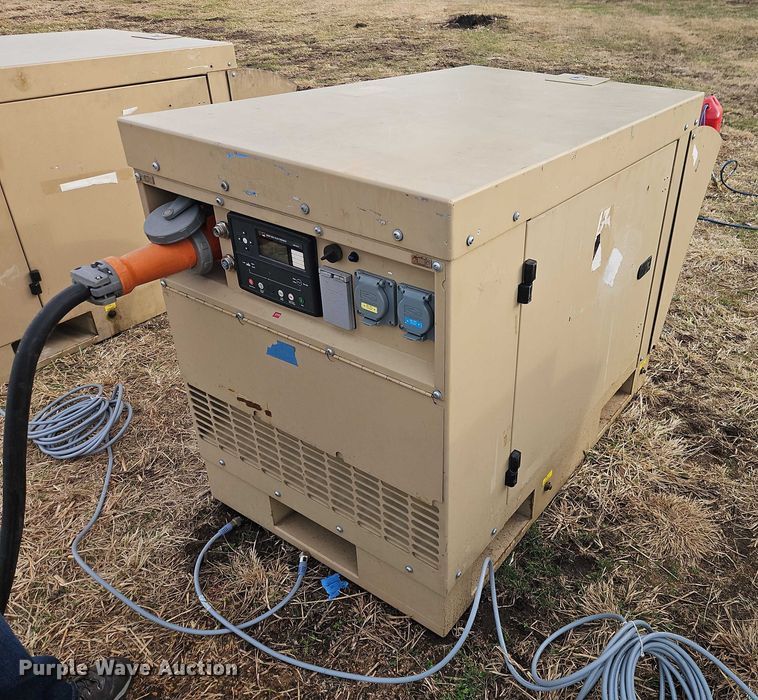 image for item EO7001 (3) generators with distribution boxes