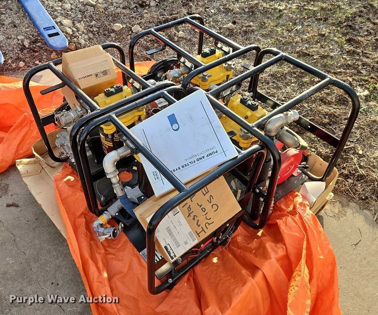 image for item EO7004 (4) fuel pumps