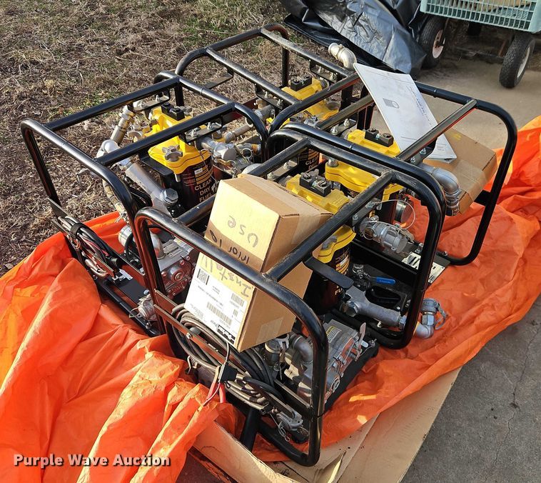 image for item EO7004 (4) fuel pumps