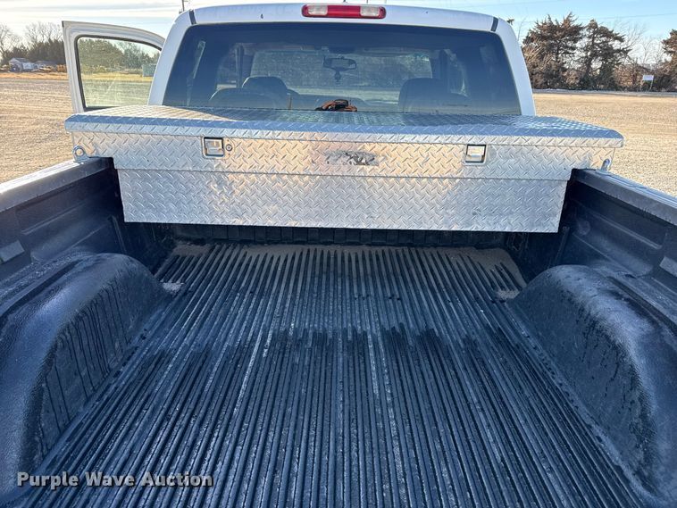 image for item EP2899 2004 Chevrolet Silverado 1500 Ext. Cab pickup truck