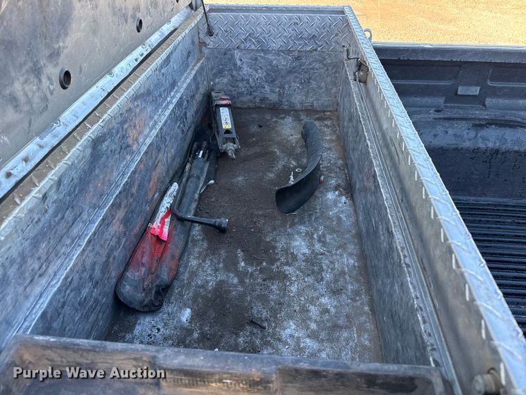 image for item EP2899 2004 Chevrolet Silverado 1500 Ext. Cab pickup truck