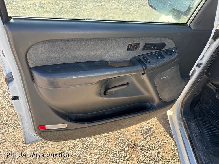 image for item EP2899 2004 Chevrolet Silverado 1500 Ext. Cab pickup truck