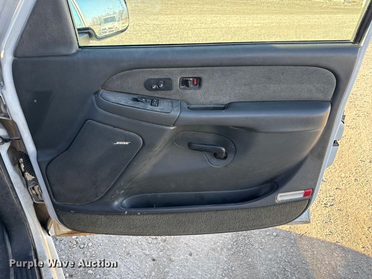 image for item EP2899 2004 Chevrolet Silverado 1500 Ext. Cab pickup truck