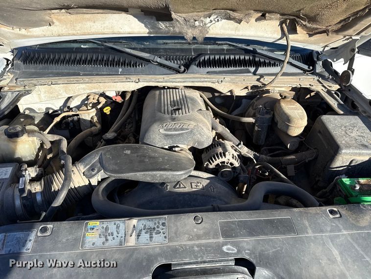 image for item EP2899 2004 Chevrolet Silverado 1500 Ext. Cab pickup truck