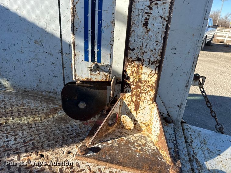 image for item EP2900 2011 Ford F250 Ext. Cab utility bed pickup truck