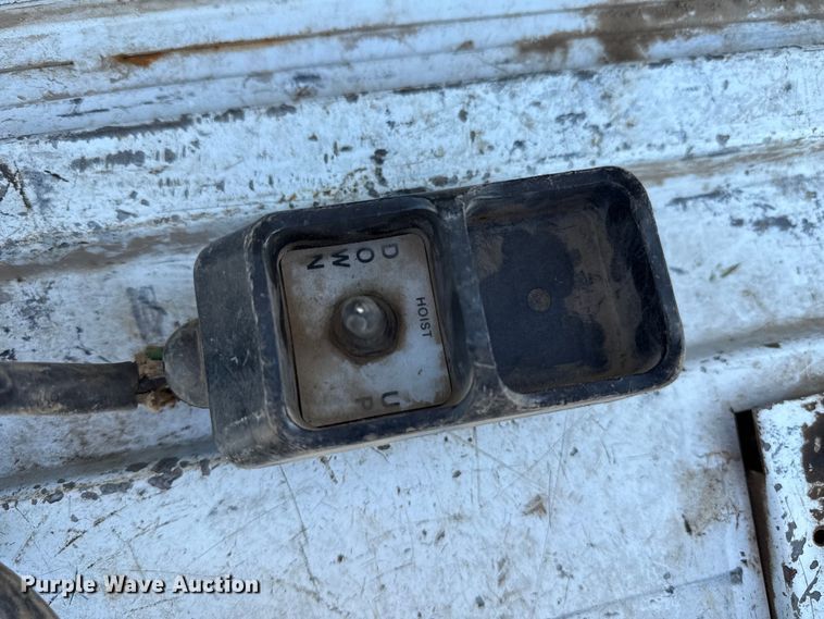 image for item EP2900 2011 Ford F250 Ext. Cab utility bed pickup truck