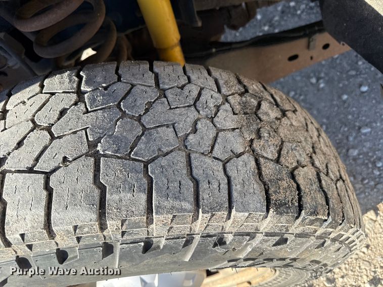 image for item EP2900 2011 Ford F250 Ext. Cab utility bed pickup truck