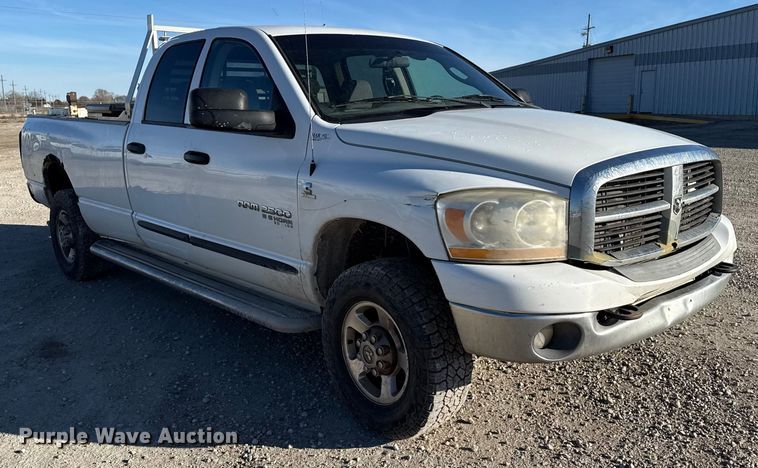 image for item EP2901 2006 Dodge Ram 2500 Ext. Cab pickup truck