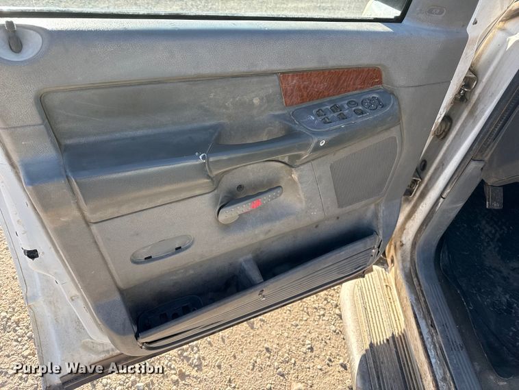image for item EP2901 2006 Dodge Ram 2500 Ext. Cab pickup truck
