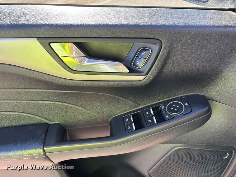 image for item ER7508 2021 Ford Escape SUV