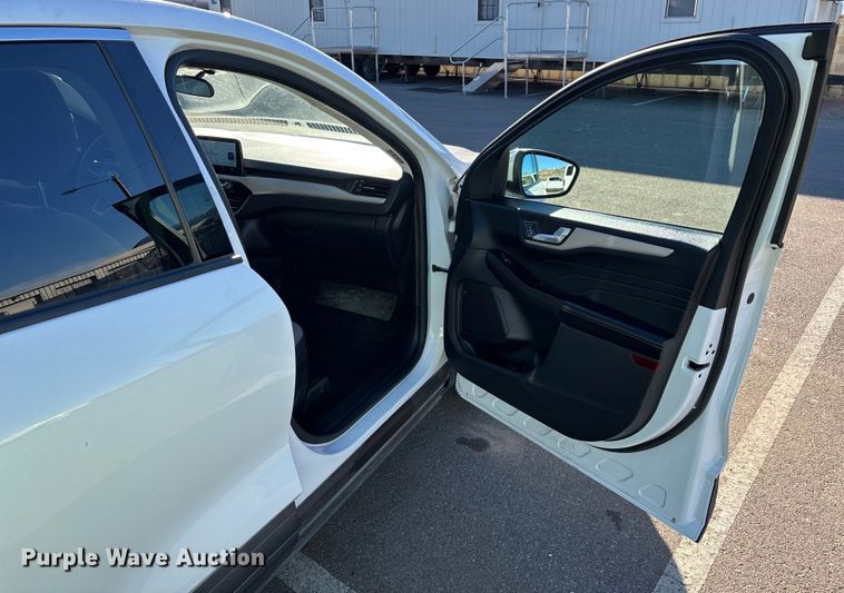 image for item ER7508 2021 Ford Escape SUV