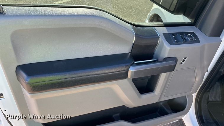 image for item ER7512 2019 Ford F150 XLT Crew Cab pickup truck