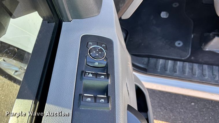 image for item ER7512 2019 Ford F150 XLT Crew Cab pickup truck