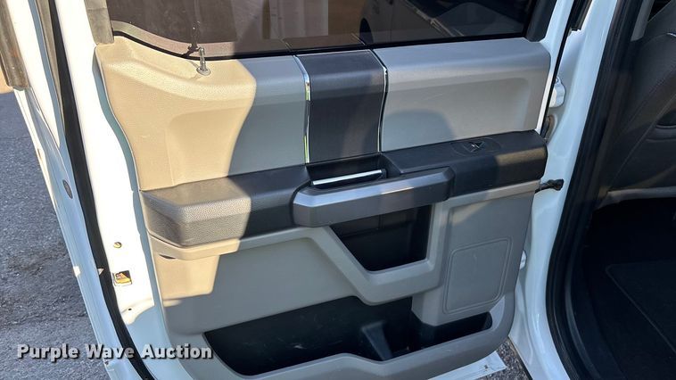 image for item ER7512 2019 Ford F150 XLT Crew Cab pickup truck