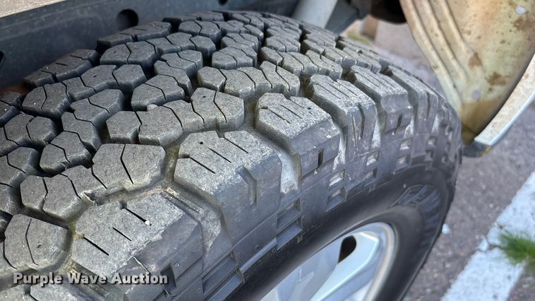 image for item ER7512 2019 Ford F150 XLT Crew Cab pickup truck