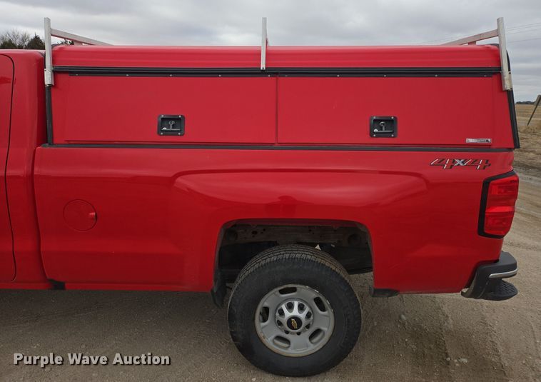 image for item ES2831 2018 Chevrolet Silverado 2500HD pickup truck