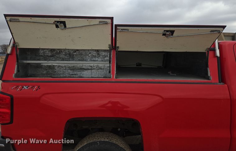 image for item ES2831 2018 Chevrolet Silverado 2500HD pickup truck