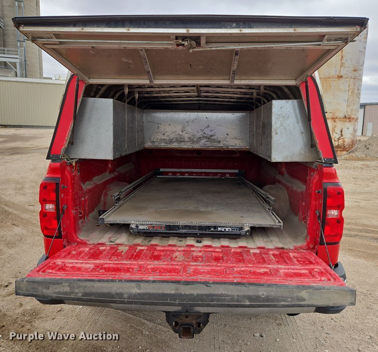 image for item ES2831 2018 Chevrolet Silverado 2500HD pickup truck