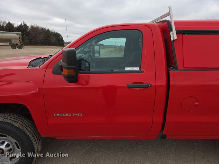 image for item ES2831 2018 Chevrolet Silverado 2500HD pickup truck