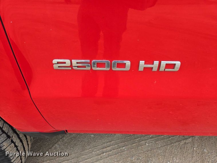 image for item ES2831 2018 Chevrolet Silverado 2500HD pickup truck