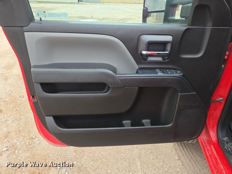 image for item ES2831 2018 Chevrolet Silverado 2500HD pickup truck