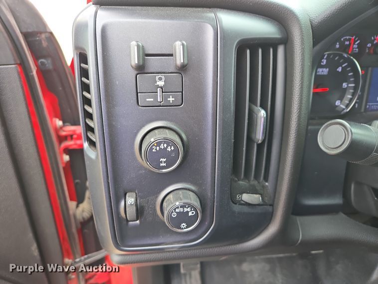 image for item ES2831 2018 Chevrolet Silverado 2500HD pickup truck