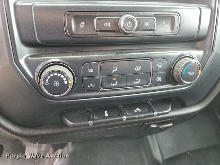 image for item ES2831 2018 Chevrolet Silverado 2500HD pickup truck