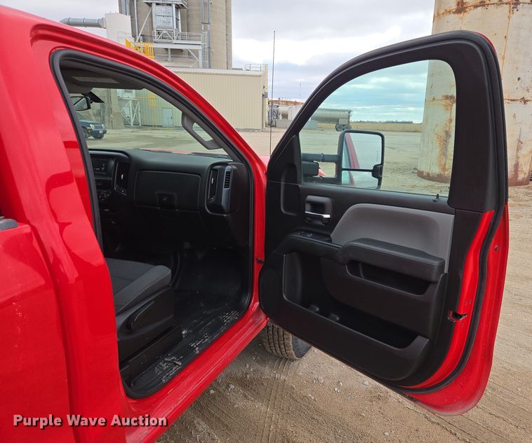 image for item ES2831 2018 Chevrolet Silverado 2500HD pickup truck