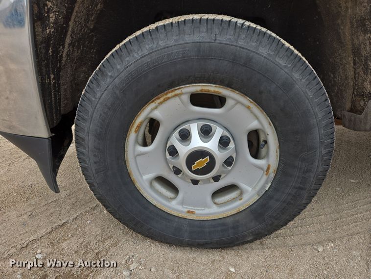 image for item ES2831 2018 Chevrolet Silverado 2500HD pickup truck