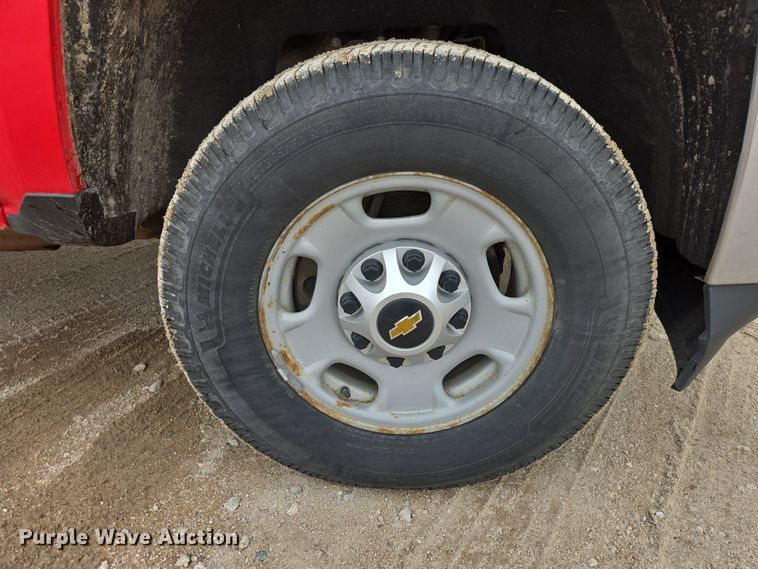 image for item ES2831 2018 Chevrolet Silverado 2500HD pickup truck