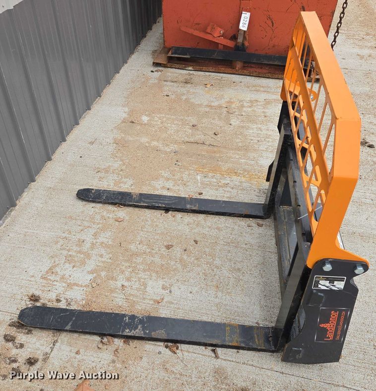 image for item ES2838 2025 LandHonor PF-11-3500G skid steer forks