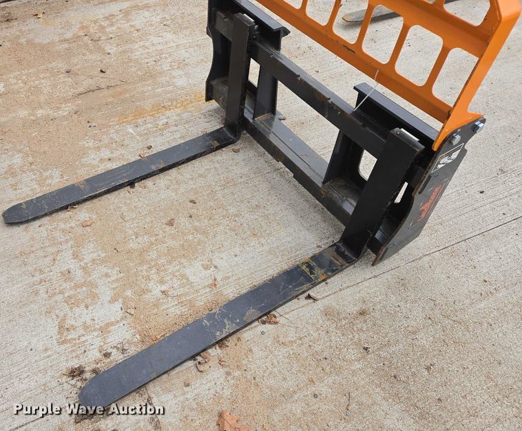 image for item ES2838 2025 LandHonor PF-11-3500G skid steer forks