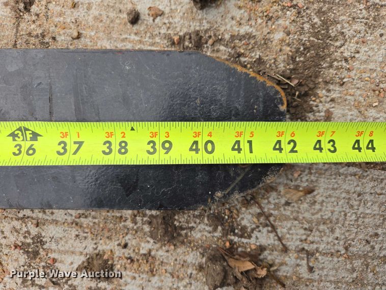 image for item ES2838 2025 LandHonor PF-11-3500G skid steer forks