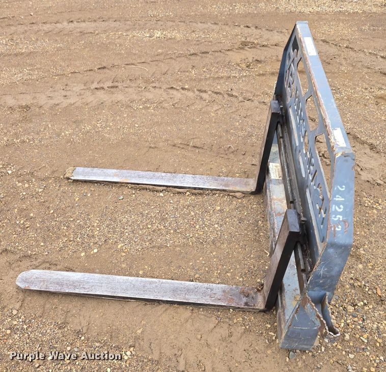 image for item ES2847 Skid steer forks