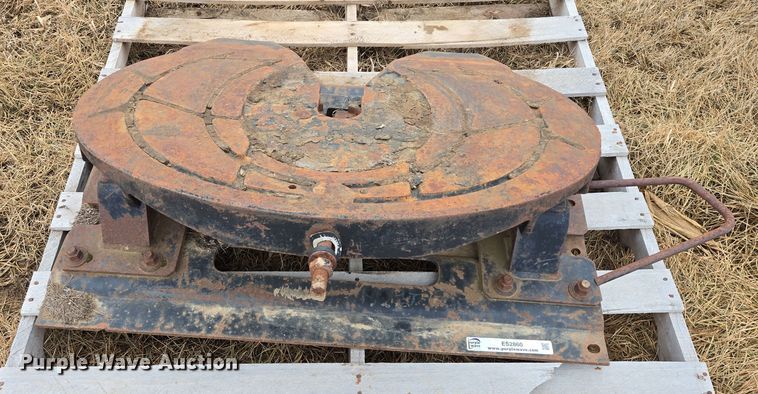 image for item ES2860 Holland fifth wheel plate