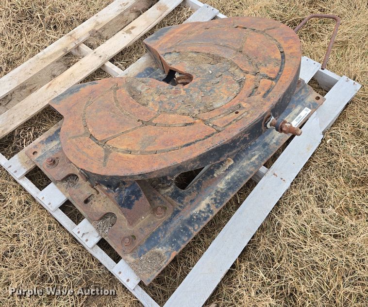 image for item ES2860 Holland fifth wheel plate