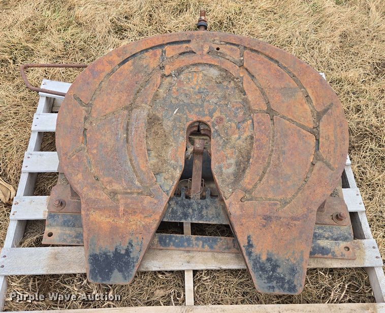 image for item ES2860 Holland fifth wheel plate