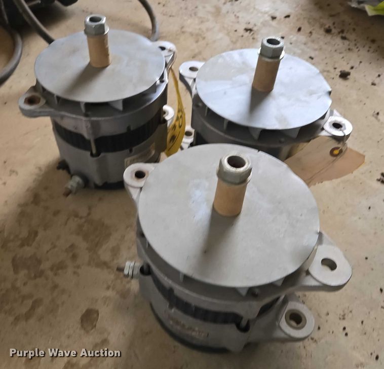 image for item ES2867 (3) Caterpillar alternators
