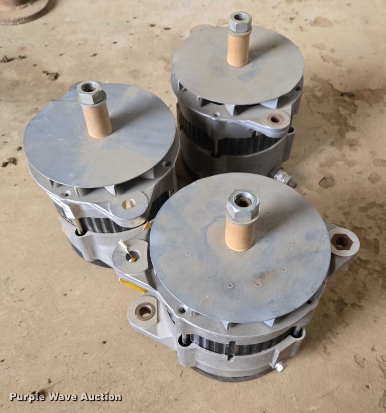 image for item ES2867 (3) Caterpillar alternators