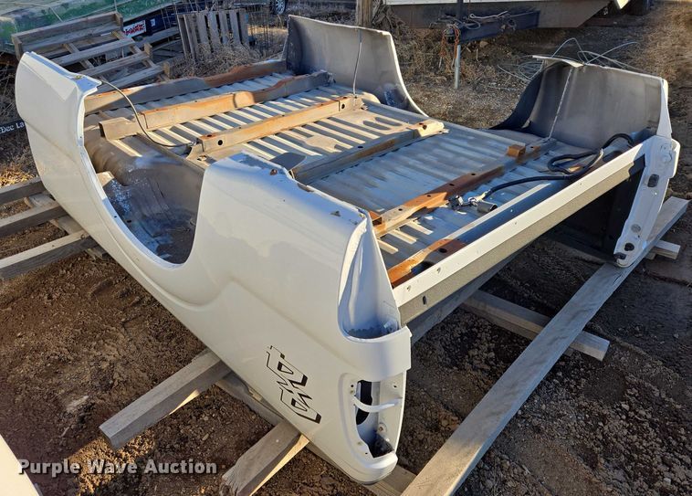 image for item ES2875 Ford pickup box