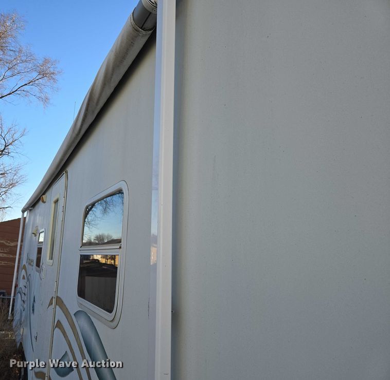 image for item ES2876 2000 Fleetwood Wilderness camper