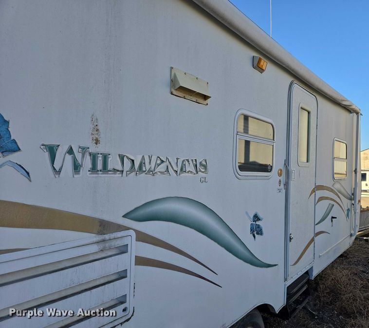 image for item ES2876 2000 Fleetwood Wilderness camper