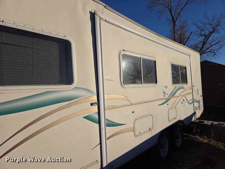 image for item ES2876 2000 Fleetwood Wilderness camper