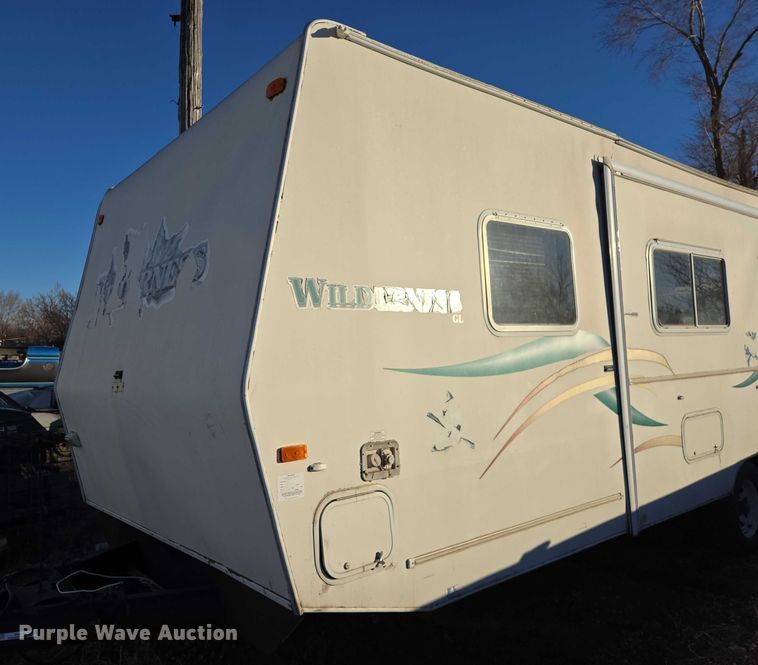 image for item ES2876 2000 Fleetwood Wilderness camper