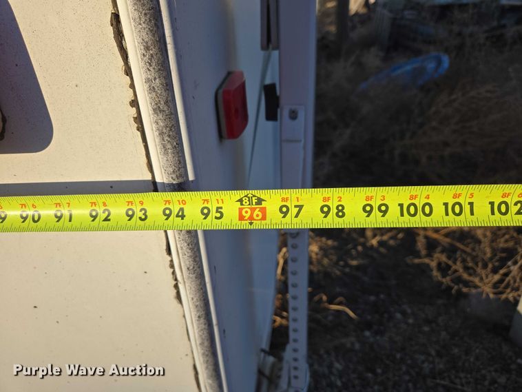 image for item ES2876 2000 Fleetwood Wilderness camper