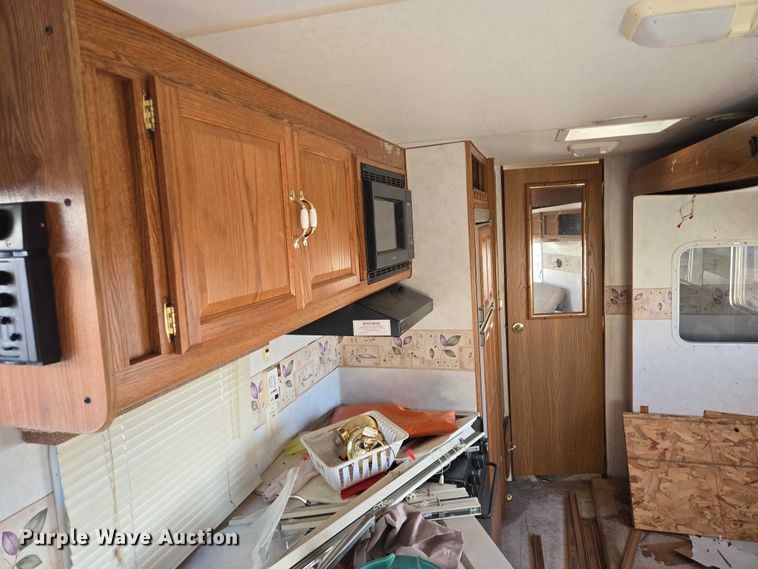 image for item ES2876 2000 Fleetwood Wilderness camper