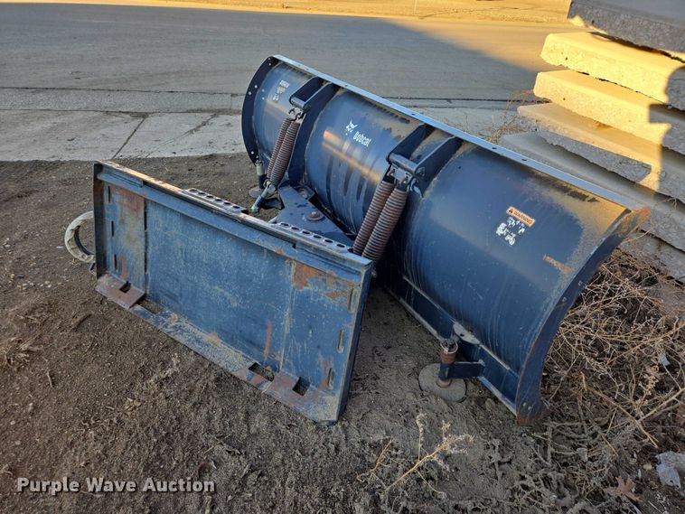 image for item ES2877 Bobcat 84 Snowblade skid steer snow plow